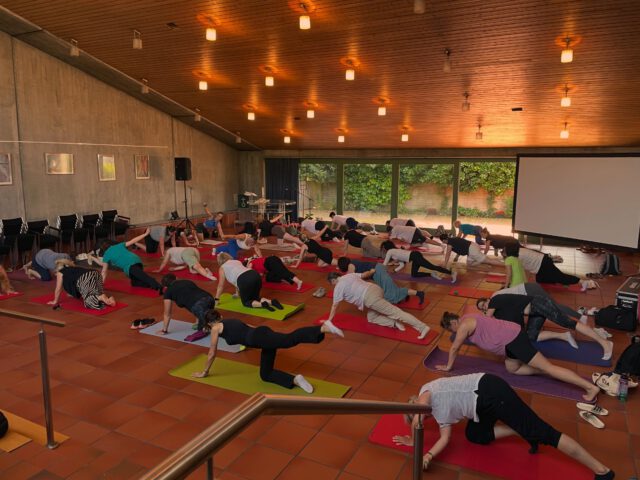 Das war mal wieder ein mega Event in Niederweimar beim Gesundheitstag des Kirchenkreises Marburg. Wir haben im Auftrag der AOK zu zweit viele Hundert Menschen mit Functional Training, Brasils, Koordination, Yoga und PME bewegt und entspannt. Danke für die tolle Organisation🙌🏻.